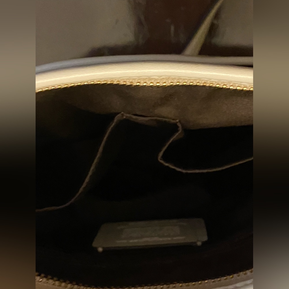 Signature Jacquard Crossbody Khaki - Picture 13 of 16